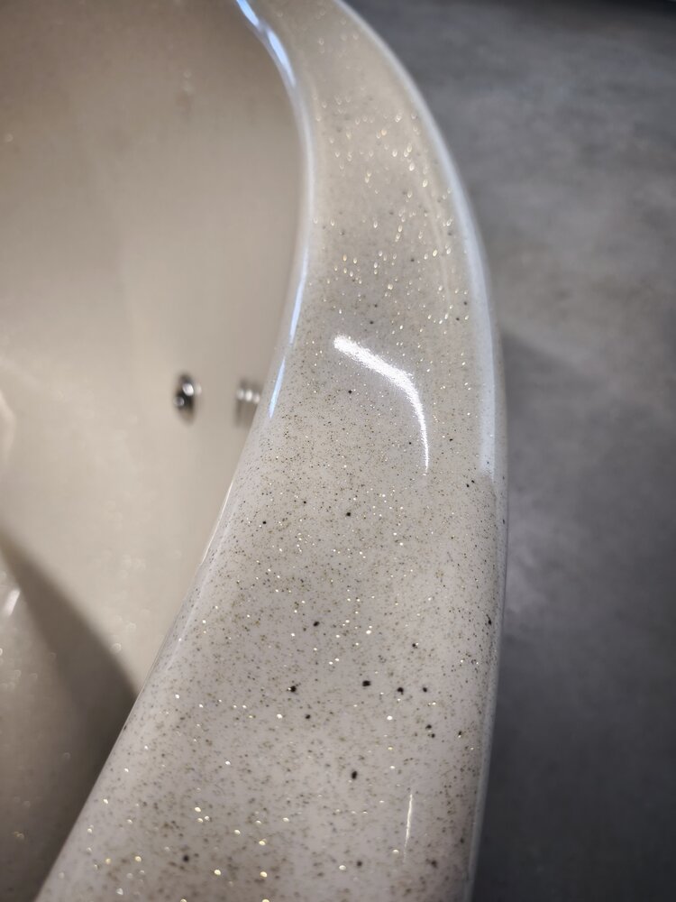 Neris &ndash; Grand bain nordique chauff&eacute; au bois pour 6&ndash;8 personnes