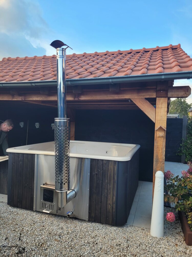 MALU Sartai - Wood-Fired Luxury Hot Tub for 6&ndash;8 People