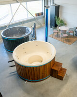 Neris &ndash; Large Wood-Fired Hot Tub for 6&ndash;8 People