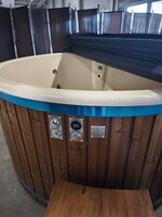 Neris &ndash; Large Wood-Fired Hot Tub for 6&ndash;8 People