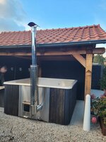 Sartai &ndash; Bain nordique de luxe chauff&eacute; au bois pour 6&ndash;8 personnes