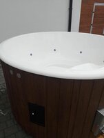 Neris EL &ndash; Bain nordique &eacute;lectrique spacieux pour 6&ndash;8 personnes